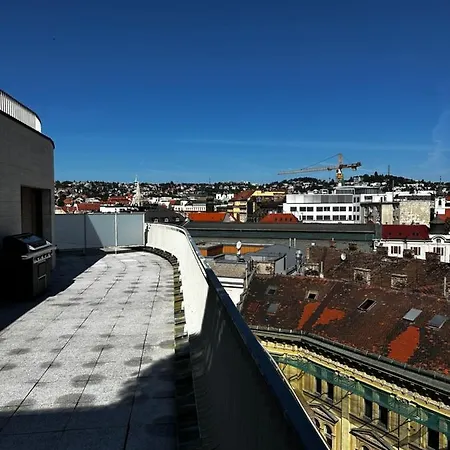 Luxury Penthouse At The Historical Centre Parking Apartman