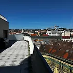 Luxury Penthouse At The Historical Centre Parking Lägenhet